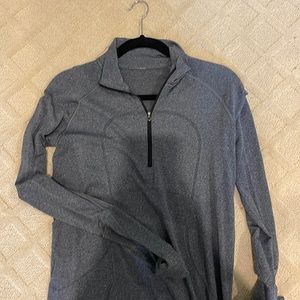 long sleeve athletic lulu lemon pull over jacket top